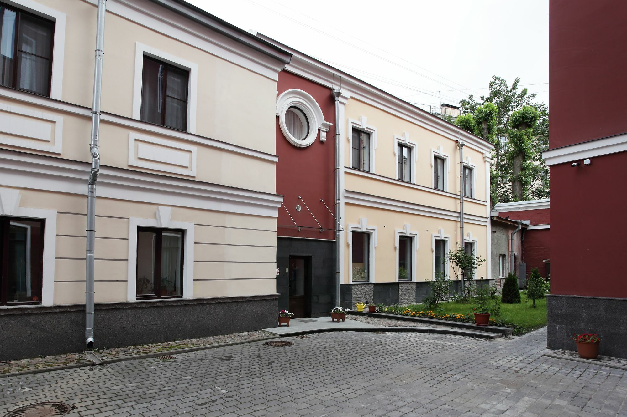 Петровский двор СПБ. Отель Петровский двор. Бизнес центр Петровский двор. Петровский двор на Петроградской.